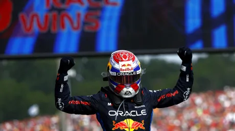 Max Verstappen celebra su triunfo en el GP de Emilia Romaña
