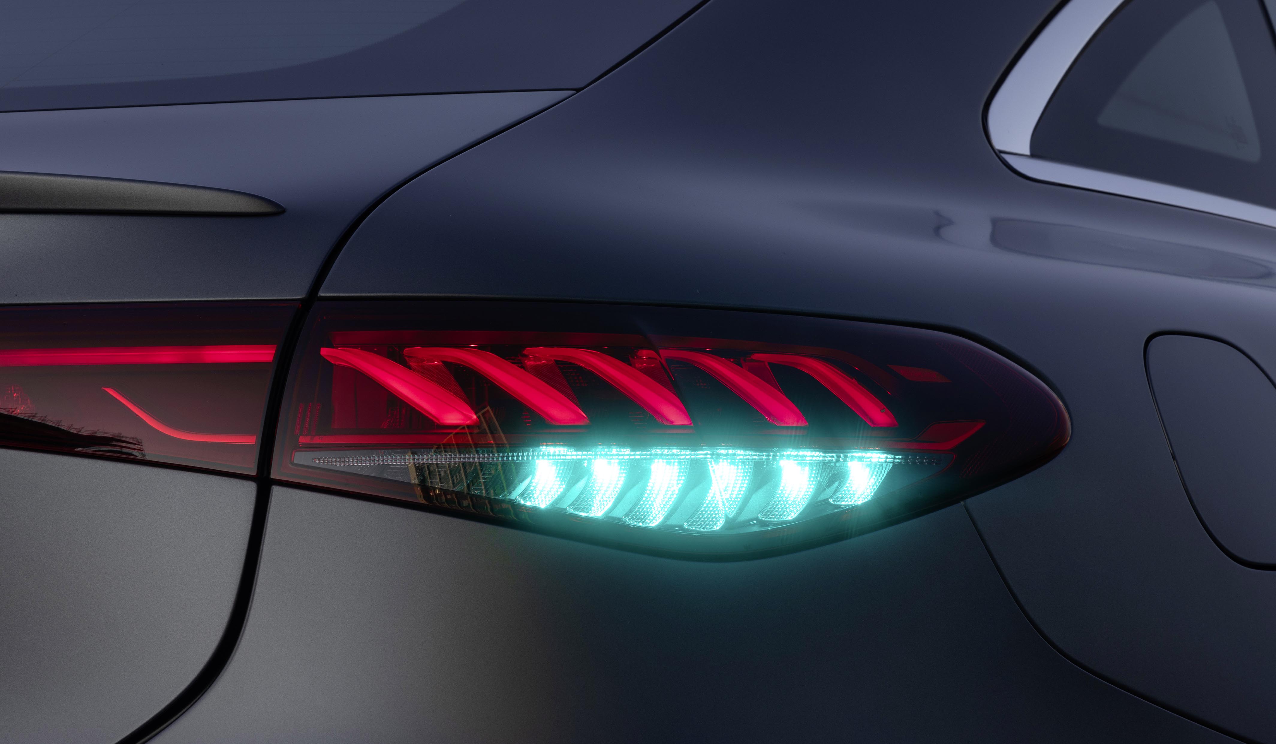 Luces turquesas para los Mercedes-Benz con conducción autónoma de nivel 3 - SoyMotor.com