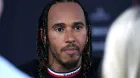 Hamilton responde a Stewart: "Hay personas muy cortas de mente que hacen comentarios sin saber el trabajo que hay detrás" - SoyMotor.com