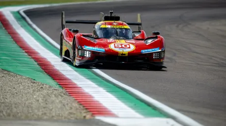 El Ferrari #50 de Antonio Fuoco, Miguel Molina y Nicklas Nielsen en Imola