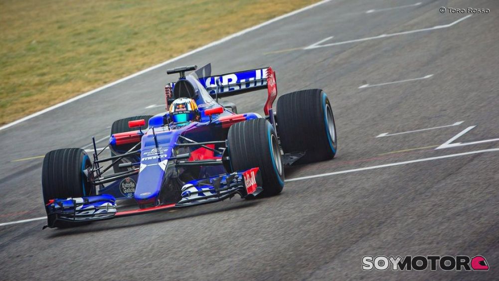 F1 hilo oficial - Página 6 Toro-rosso-str12-2017-sainz-kvyat-10-soymotor