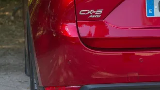 Mazda-CX5-tubo-escape-SoyMotor.jpg