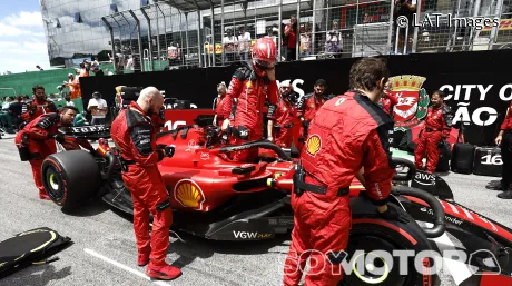 Ferrari lamenta el abandono de Leclerc: "Teníamos mejor ritmo que los Mercedes" - SoyMotor.com
