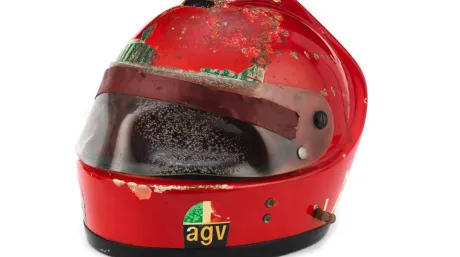 El casco rojo de Lauda con el que tuvo el accidente en 1976 que sale a subasta