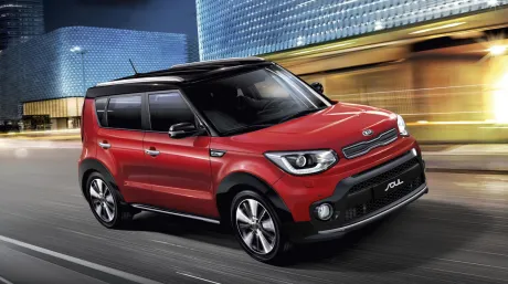 kia_soul_my17_outdoor_1_with_suv_pack.jpg