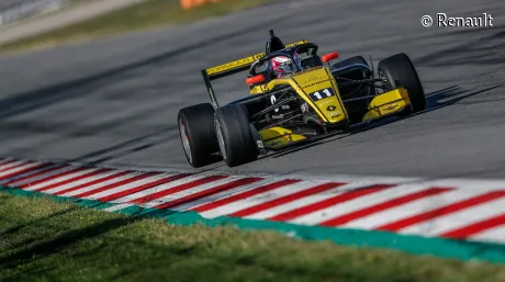 martins-victoria-carrera-1-formula-renault-2019-soymotor.jpg