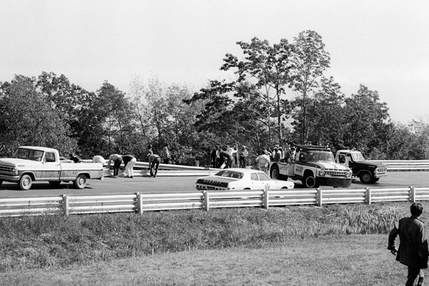 reparacion-barreras-cevert-1973-estados-unidos-soymotor.jpg