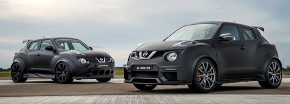 A la izquierda el Nissan Juke-R y a la derecha el Juke-R 2.0.