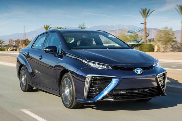 2016_toyota_fuel_cell_vehicle_0411.jpg