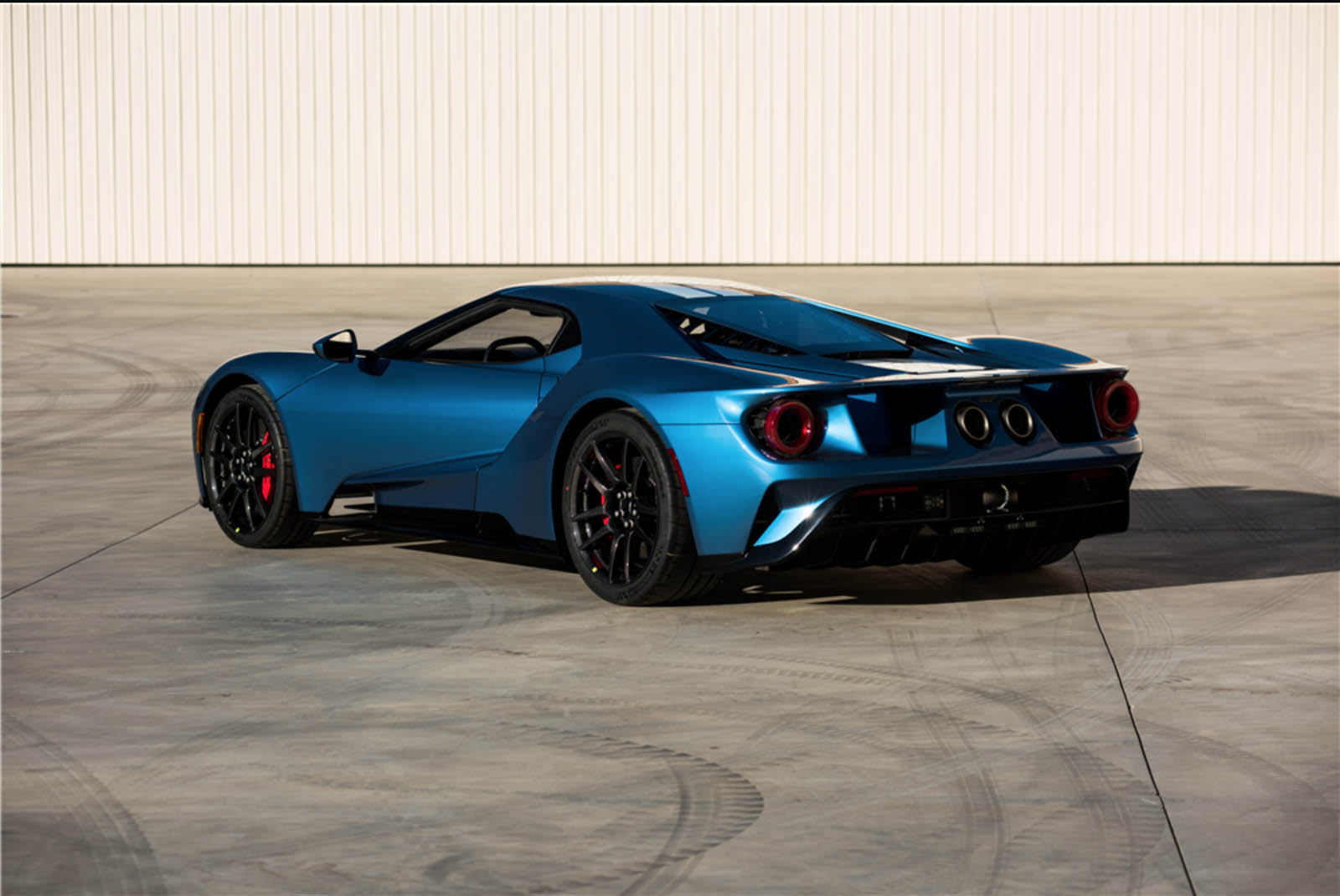 2017-ford-gt-charity-auction-03.jpg