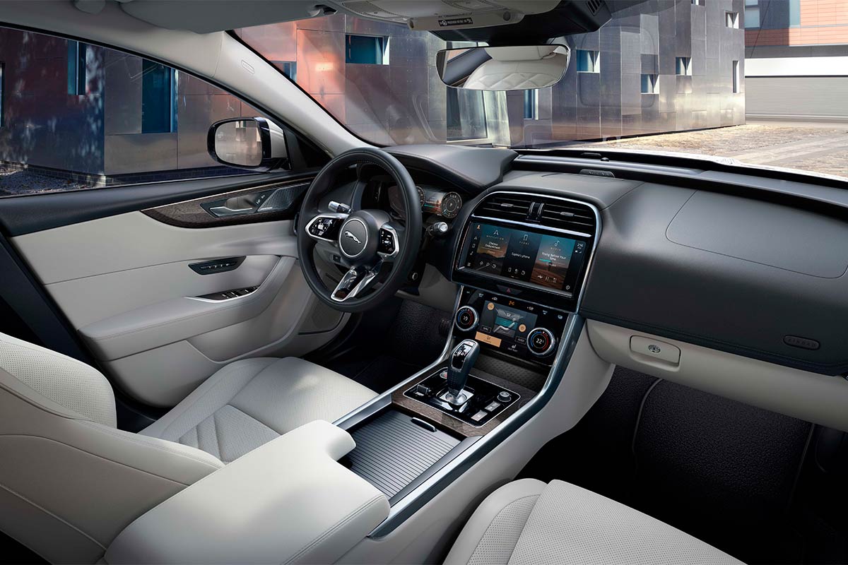 jaguar-xe-2021-interior-soymotor.jpg