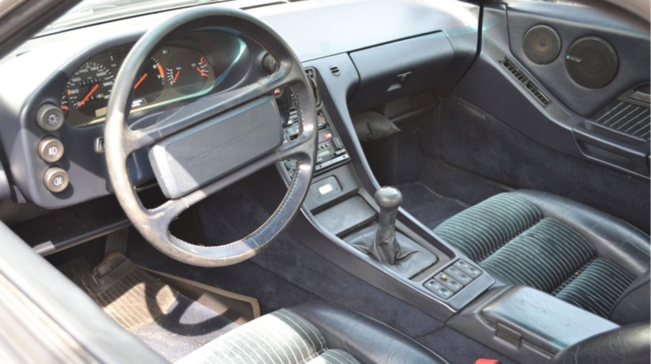 Interior del Porsche 928 S4