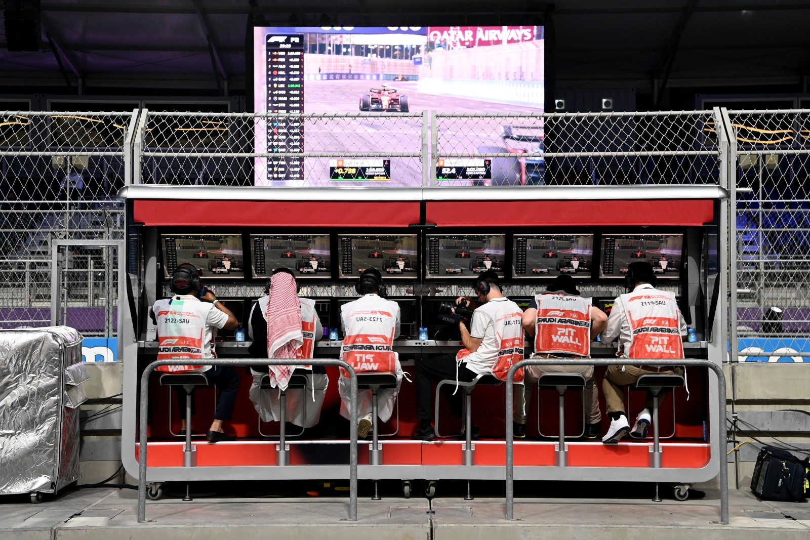 Lack of space in the pits and field, another argument against the arrival of new teams