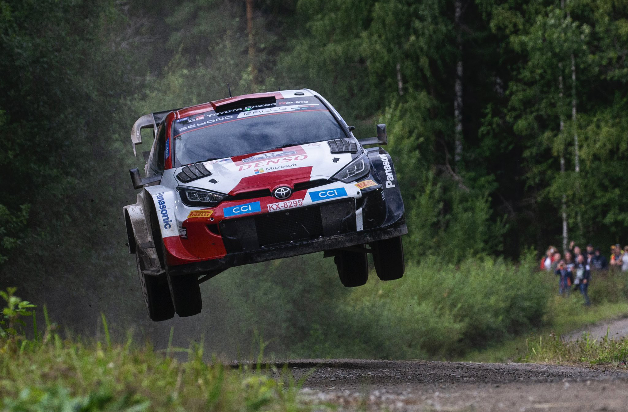 Rally Finlandia 2023 Evans lidera por accidente de Rovanperä y MSport