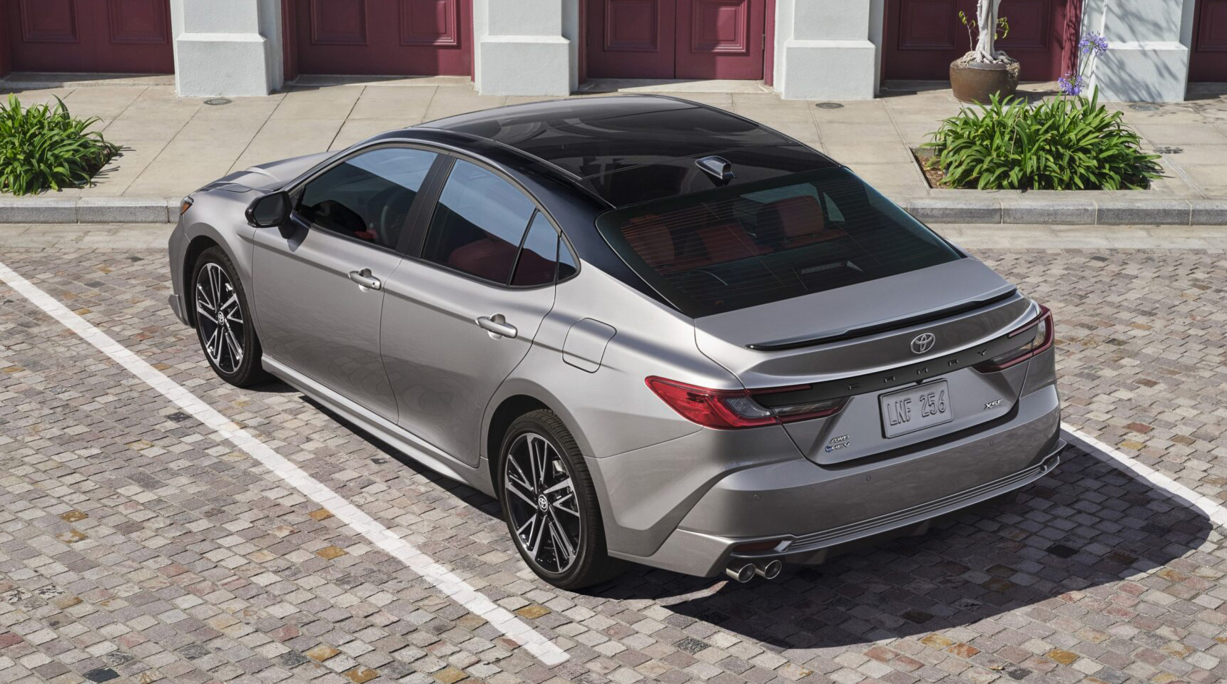 Toyota Camry 2024 todo al 'fullhybrid' y sin noticias del V6 o del