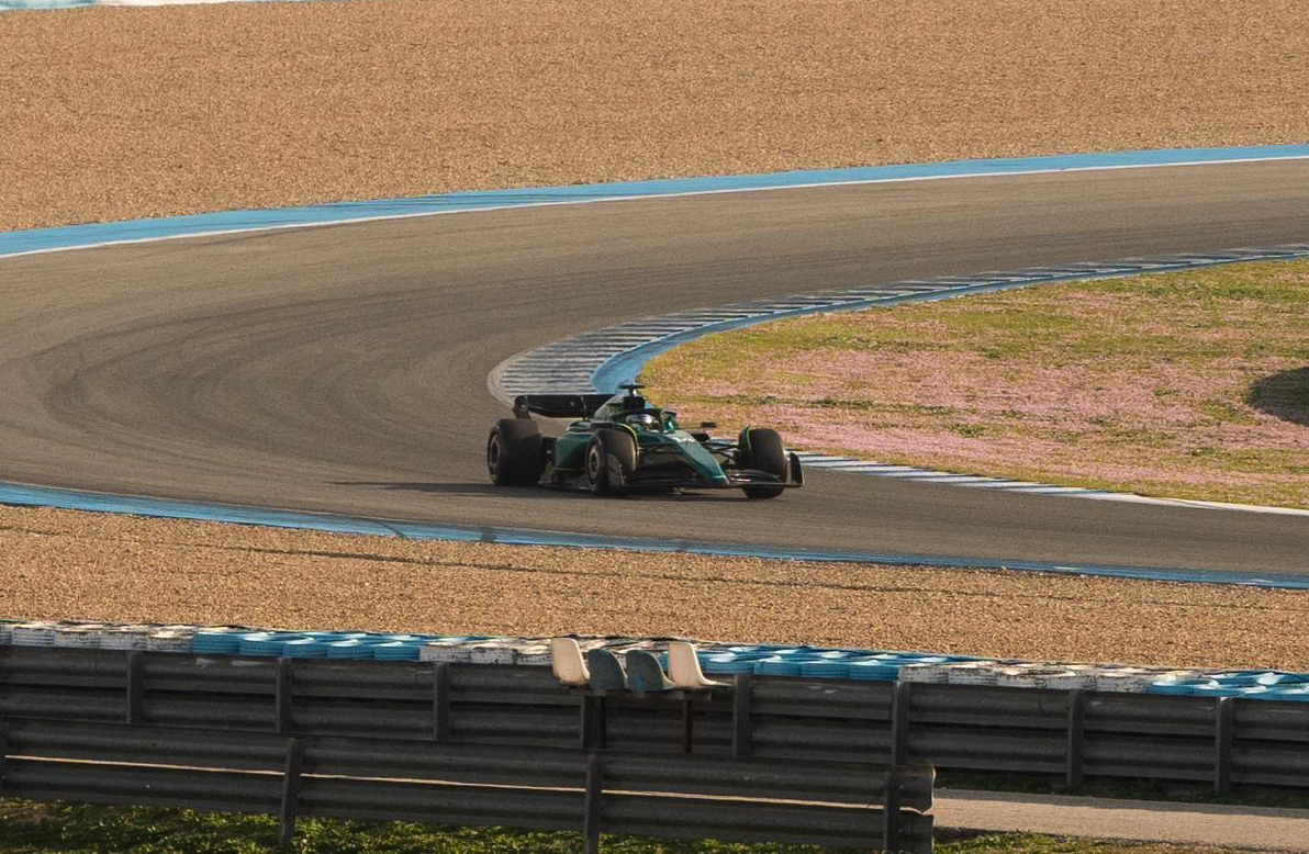 Fernando Alonso durante los test de Aston Martin y Mercedes celebrados en Jerez el pasado mes de febrero I Fuente: Getty Images