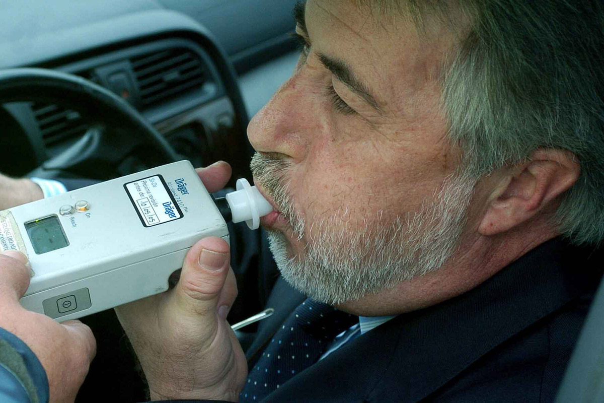 La DGT detecta de 400 conductores al día con alcohol o drogas en su organismo | SoyMotor.com