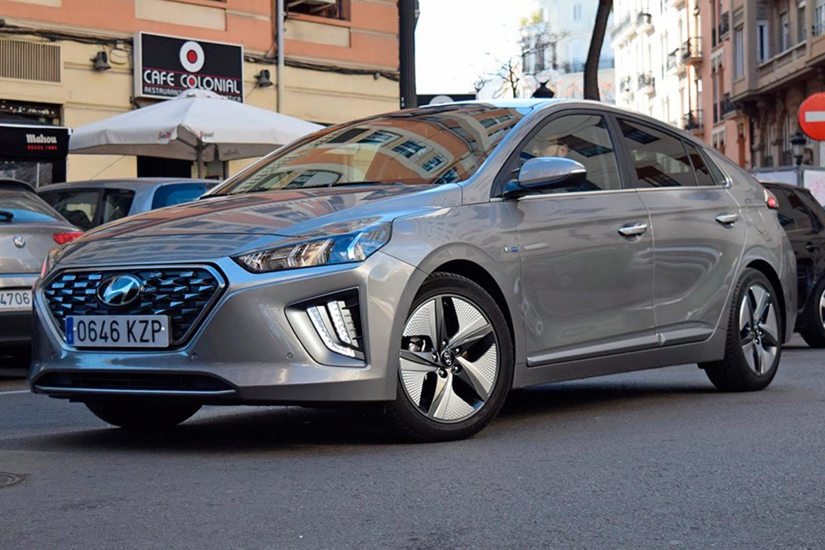 scientist Dust finished Hyundai Ioniq 2020: probamos la versión híbrida | SoyMotor.com