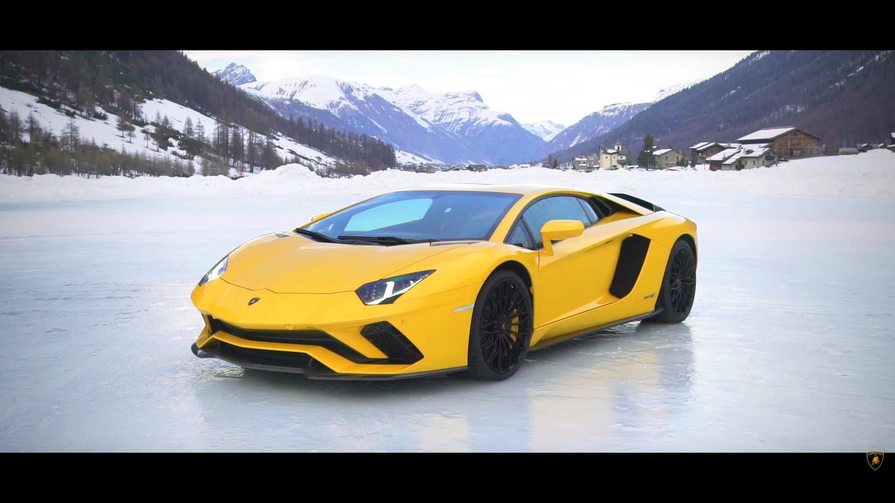 Un Lamborghini Aventador S sobre la nieve: ¿me concedes este baile? |  
