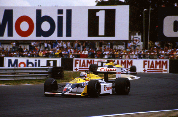 Nigel Mansell al volante del Williams FW11B en Silverstone - SoyMotor.com