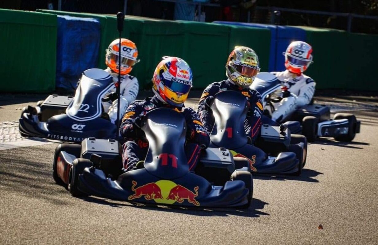 VÍDEO: Pérez derrota a Verstappen en una carrera de karting 