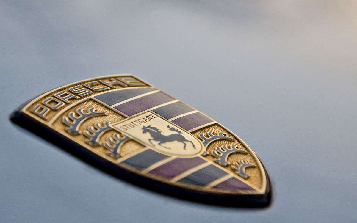 La historia del escudo de Porsche | SoyMotor.com