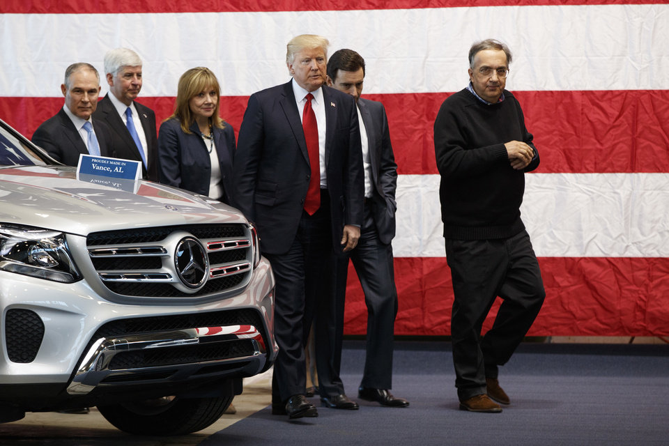 Trump, dispuesto a cambiar los Mercedes de Estado Unidos por Chrysler |  SoyMotor.com