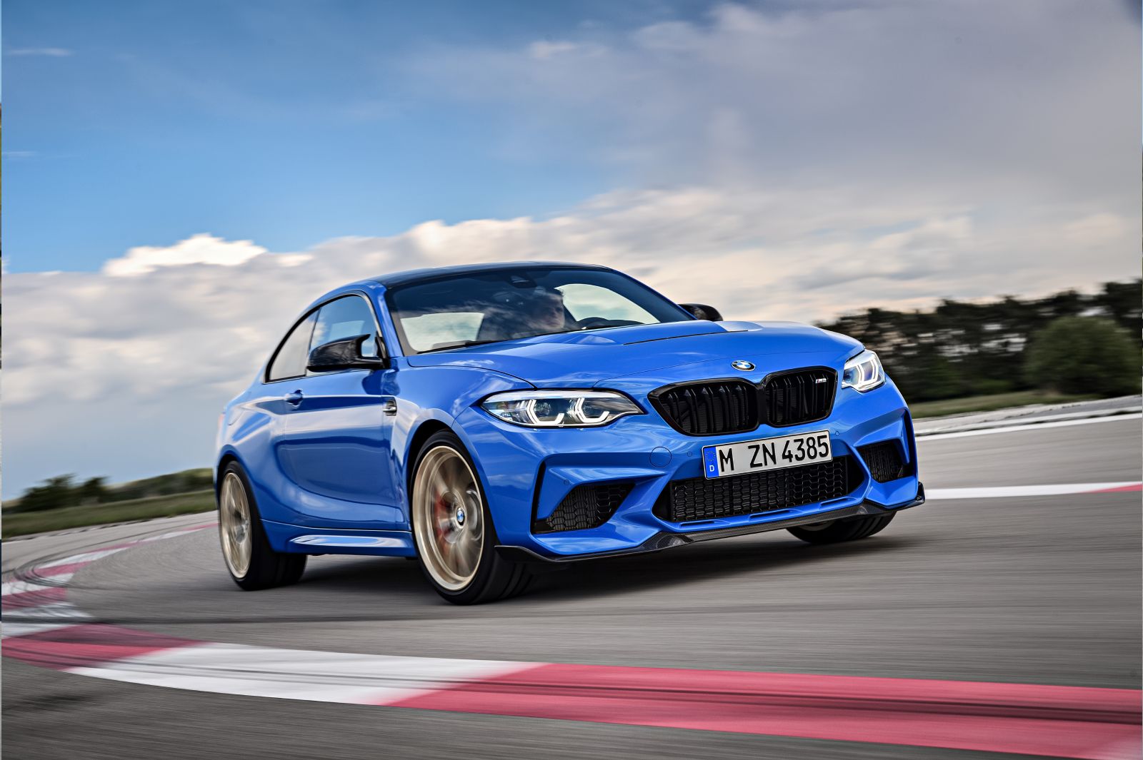 BMW M2 CS