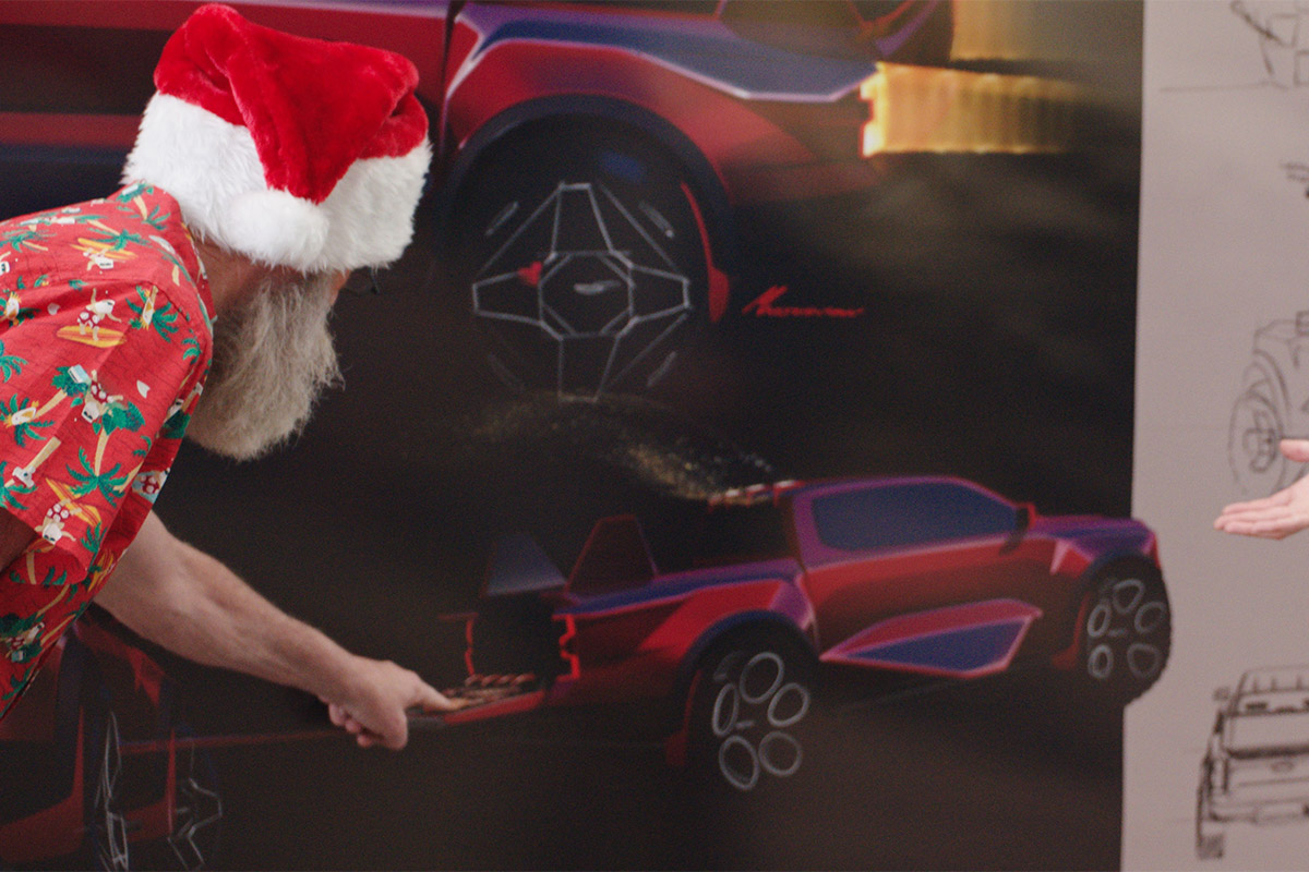 Ford crea un coche para Papá Noel para que pueda aparcar para siempre el trineo