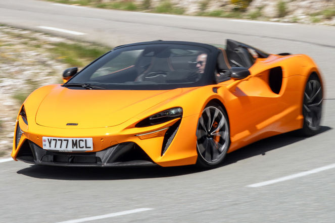 McLaren Artura Spider