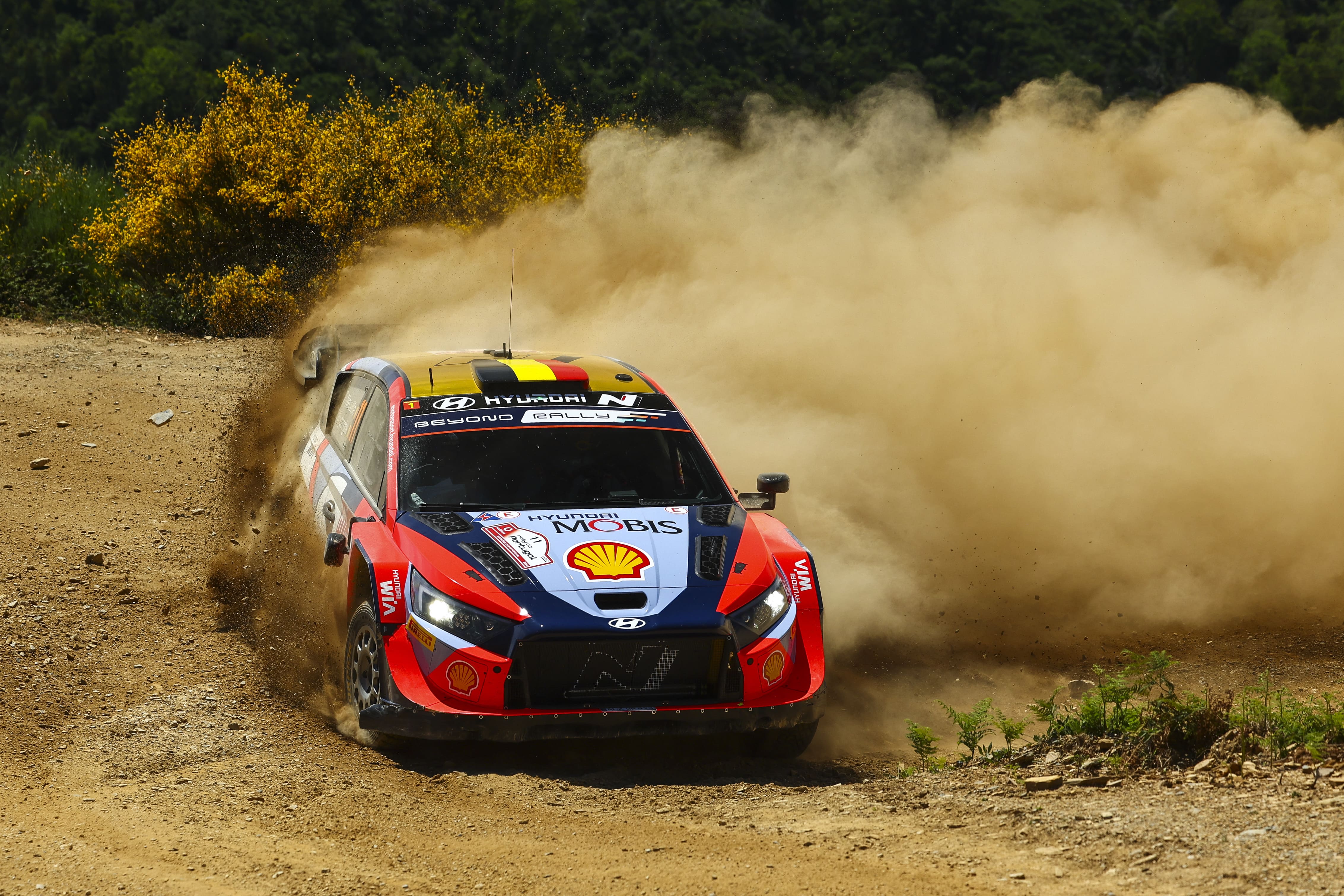 Thierry Neuville y Martijn Wydaeghe en el Rally de Portugal 2024