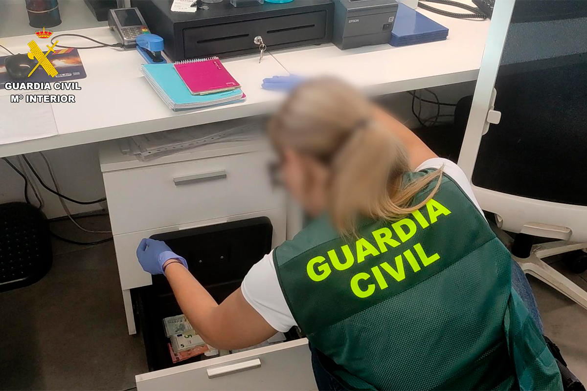 Un niño ha fallecido por los chanchullos de una ITV en Murcia: ya hay 11 detenidos