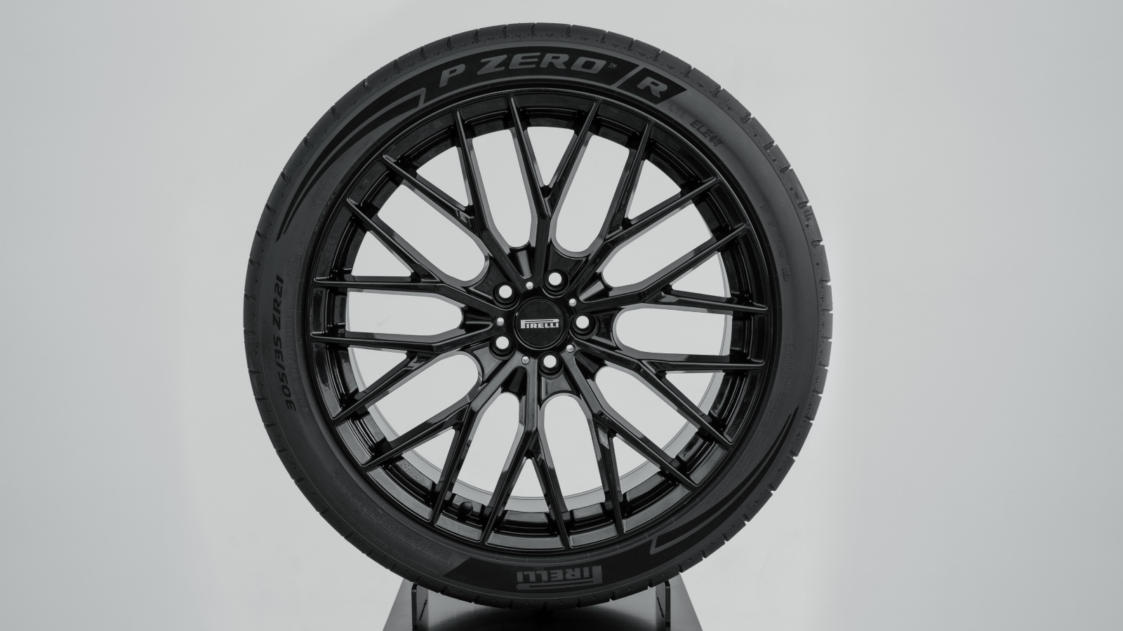 Pirelli P Zero R