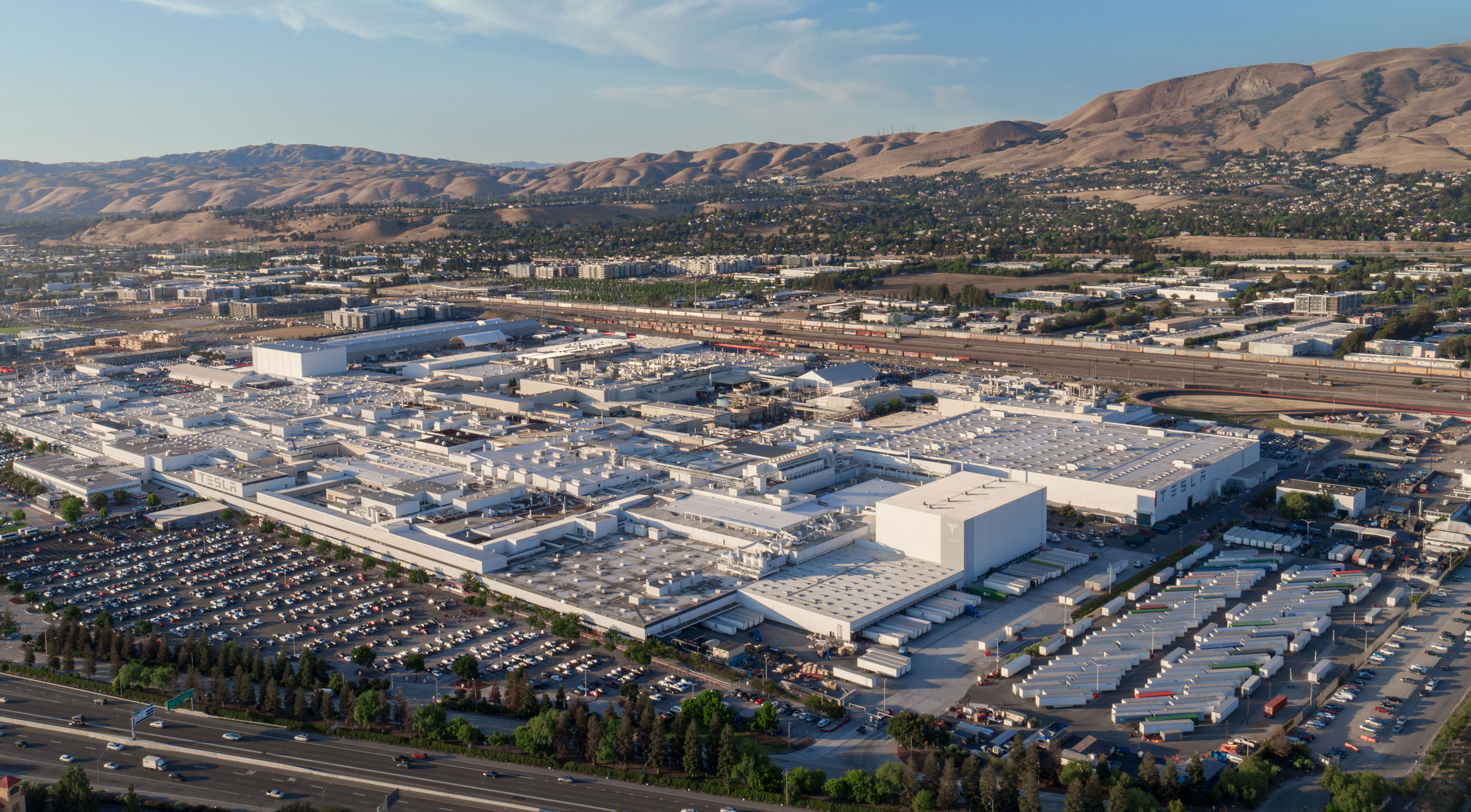 Planta de Tesla en Fremont, California - SoyMotor.com