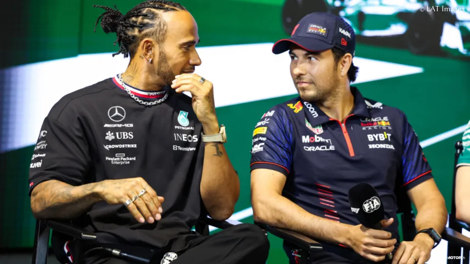 Sergio Pérez y Lewis Hamilton