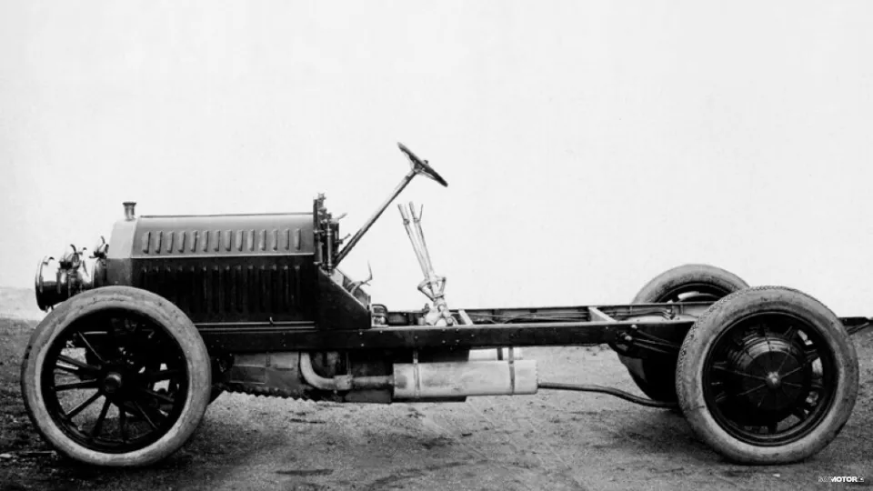 4_1906-mercedes-mixte-hybrid-vehicle_100466654_l.jpg