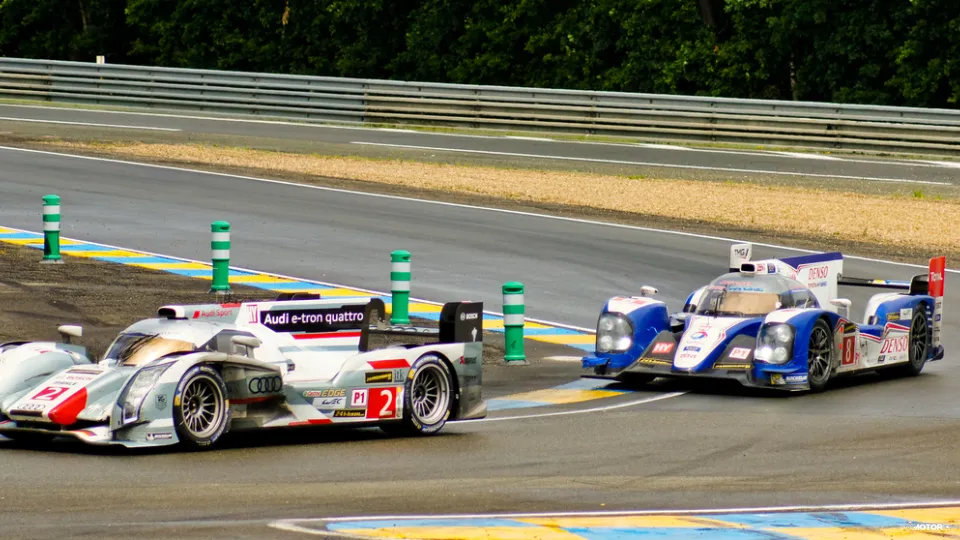 audi_and_toyota_lmp1_at_le_mans_2013.jpg
