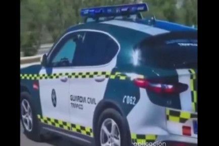 ¿Usa la Guardia Civil coches patrulla de cartón para evitar excesos de velocidad? - SoyMotor.com