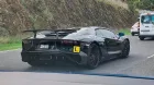 El Lamborghini Aventador LP750-4 SV con la L que advierte la presencia al volante de un joven que está aprendiendo a conducir - SoyMotor.com