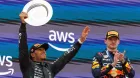 Lewis Hamilton y Max Verstappen, en el podio del GP de España