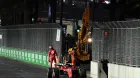 El incidente de la alcantarilla pasa una dura factura tanto a Ferrari como a Sainz - SoyMotor.com