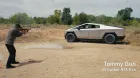 Demostrado: el Tesla Cybertruck es a prueba de balas - SoyMotor.com