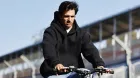 Sainz reconoce el circuito de Albert Park en bicicleta y está preparado para 'probarse' en Australia - SoyMotor.com