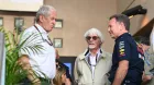 Helmut Marko, Bernie Ecclestone y Christian Horner conversando la pasada temporada