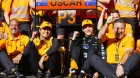 Oscar Piastri y Lando Norris tras la carrera en Spa