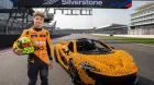 Lando Norris conduce un McLaren P1 de Lego en Silverstone - SoyMotor.com