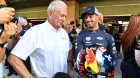 Daniel Ricciardo y Helmut Marko en Abu Dabi 2018