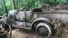 coches-americanos-abandondos-pre-guerra_1.jpg