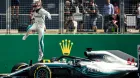 lewis-hamilton-celebracion-mercedes-w09-soymotor.jpg