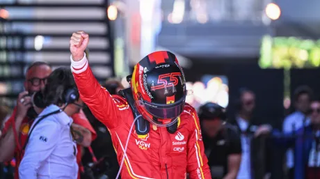 Carlos Sainz celebra su victoria en el GP de Australia